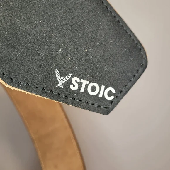 Stoic 4" Leather Powerlifting/Weight Lifting Belt size 33-42 - Picture 4 of 7